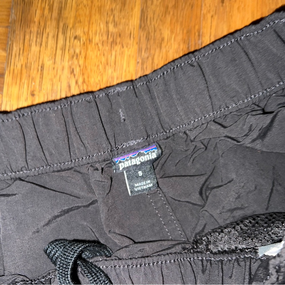 Patagonia 2.5” Baggies Shorts - Picture 3 of 3